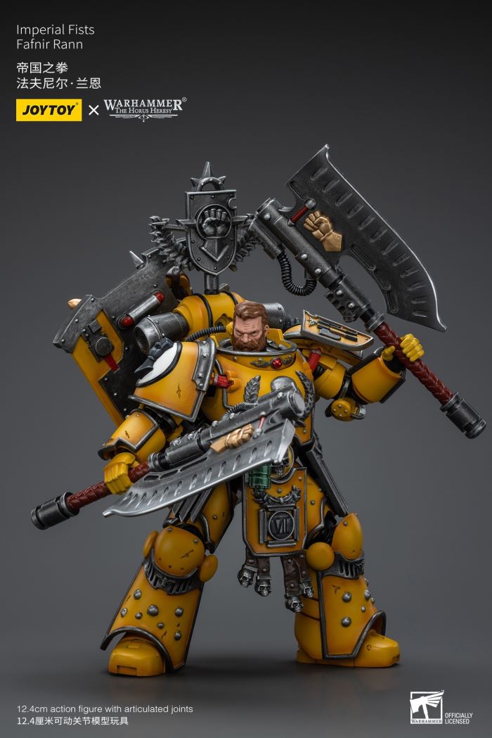Imperial Fists Fafnir Lane/Legion Executor equipped with a power sword 1/18