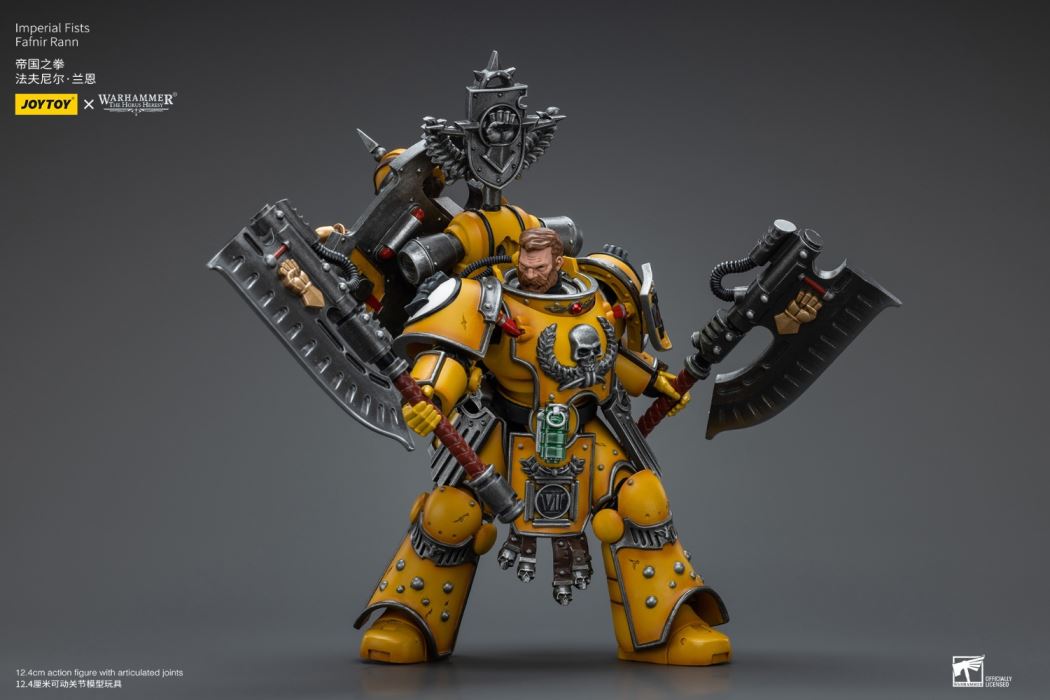 Imperial Fists Fafnir Lane/Legion Executor equipped with a power sword 1/18