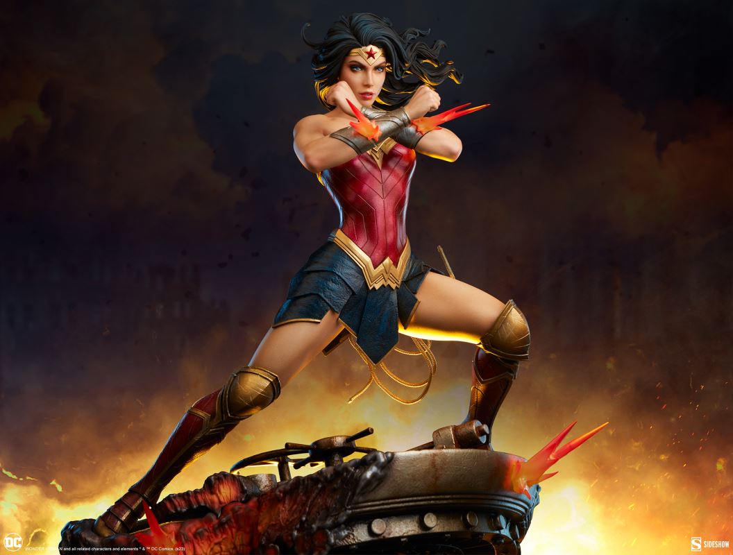 WONDER WOMAN: SAVING THE DAY