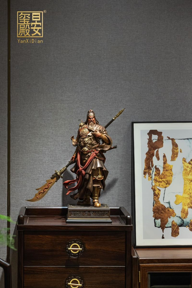 Guan Yu Statue