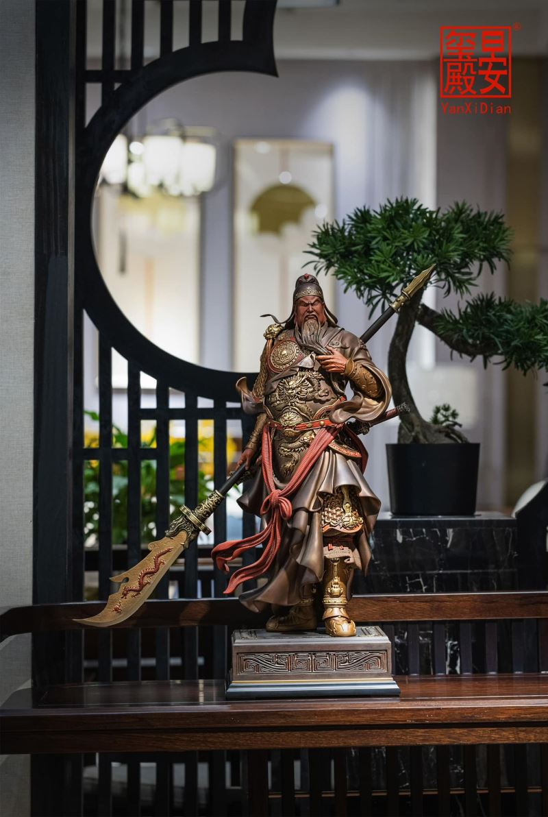 Guan Yu Statue