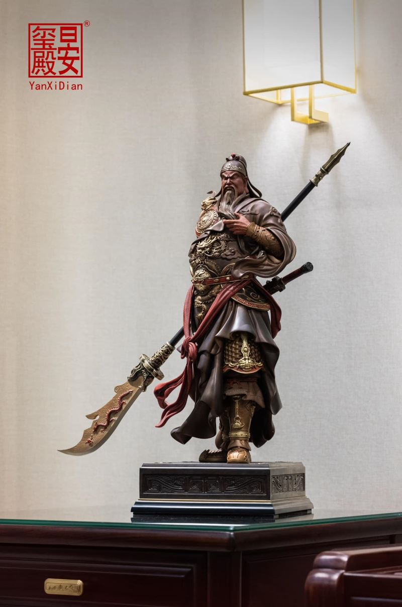 Guan Yu Statue