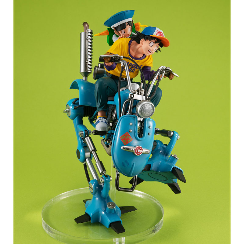 Desktop Real McCoy EX Dragon Ball Z Son Goku & Gohan & Bipedal Walking Robot