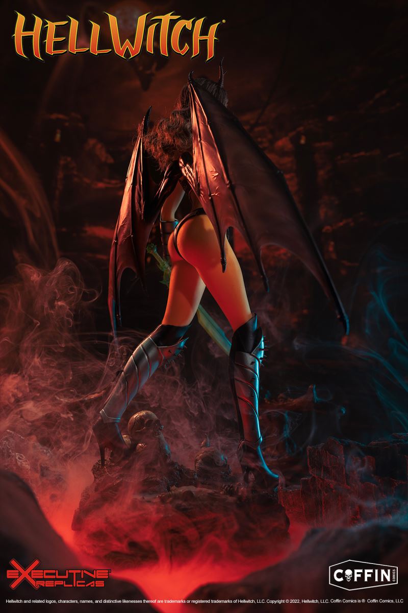 COFFIN COMICS - HELLWITCH 1/6