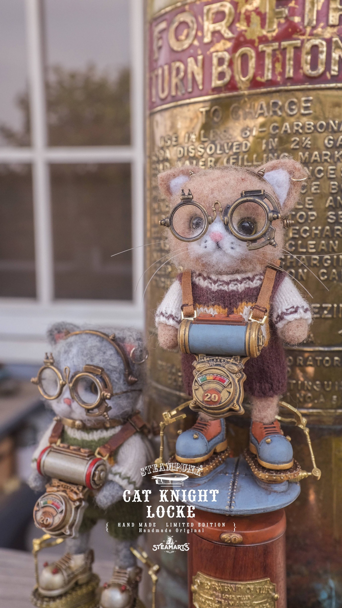CAT KNIGHT LOCKE (blue-gray wool felt handmade limited)