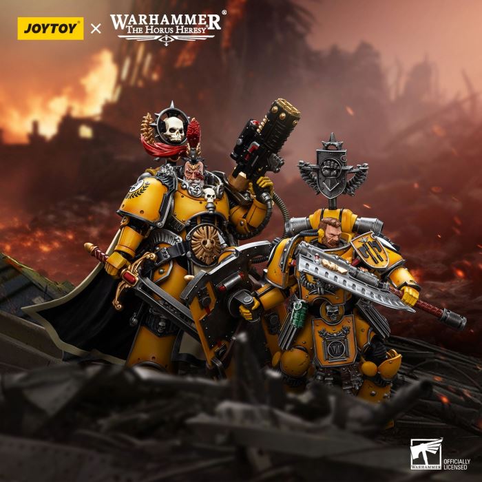 Imperial Fists Fafnir Lane/Legion Executor equipped with a power sword 1/18