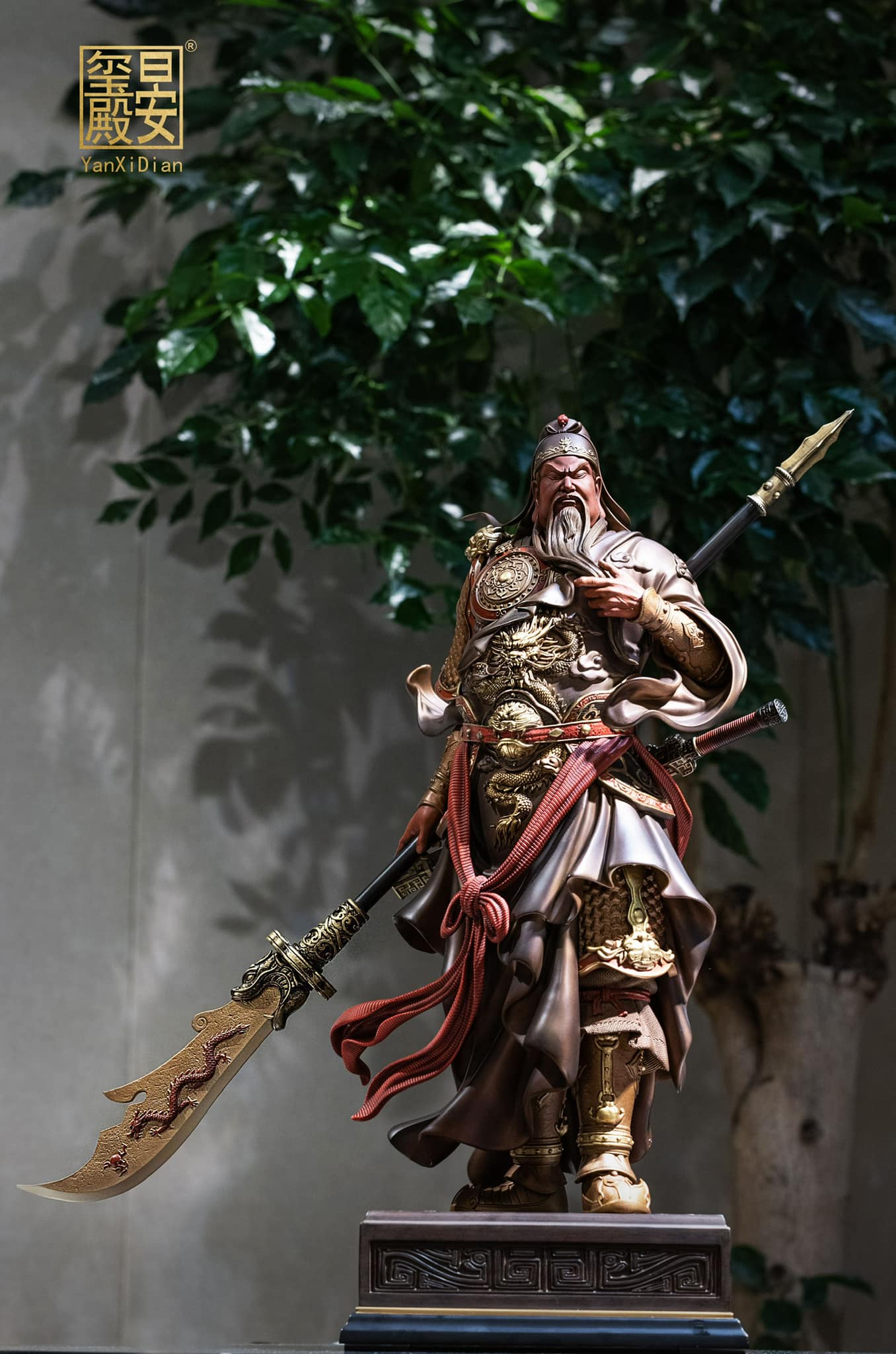 Guan Yu Statue