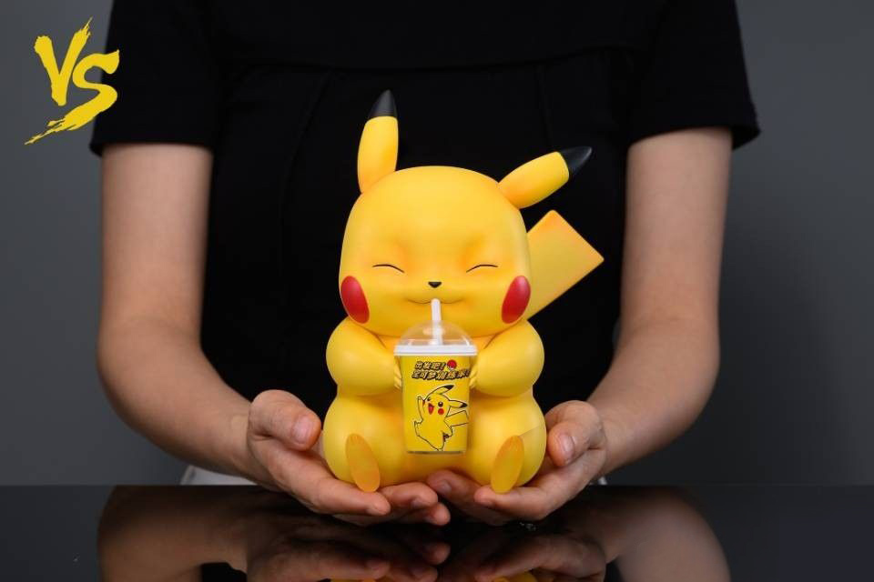 VS Pokémon Pikachu drinks milk tea
