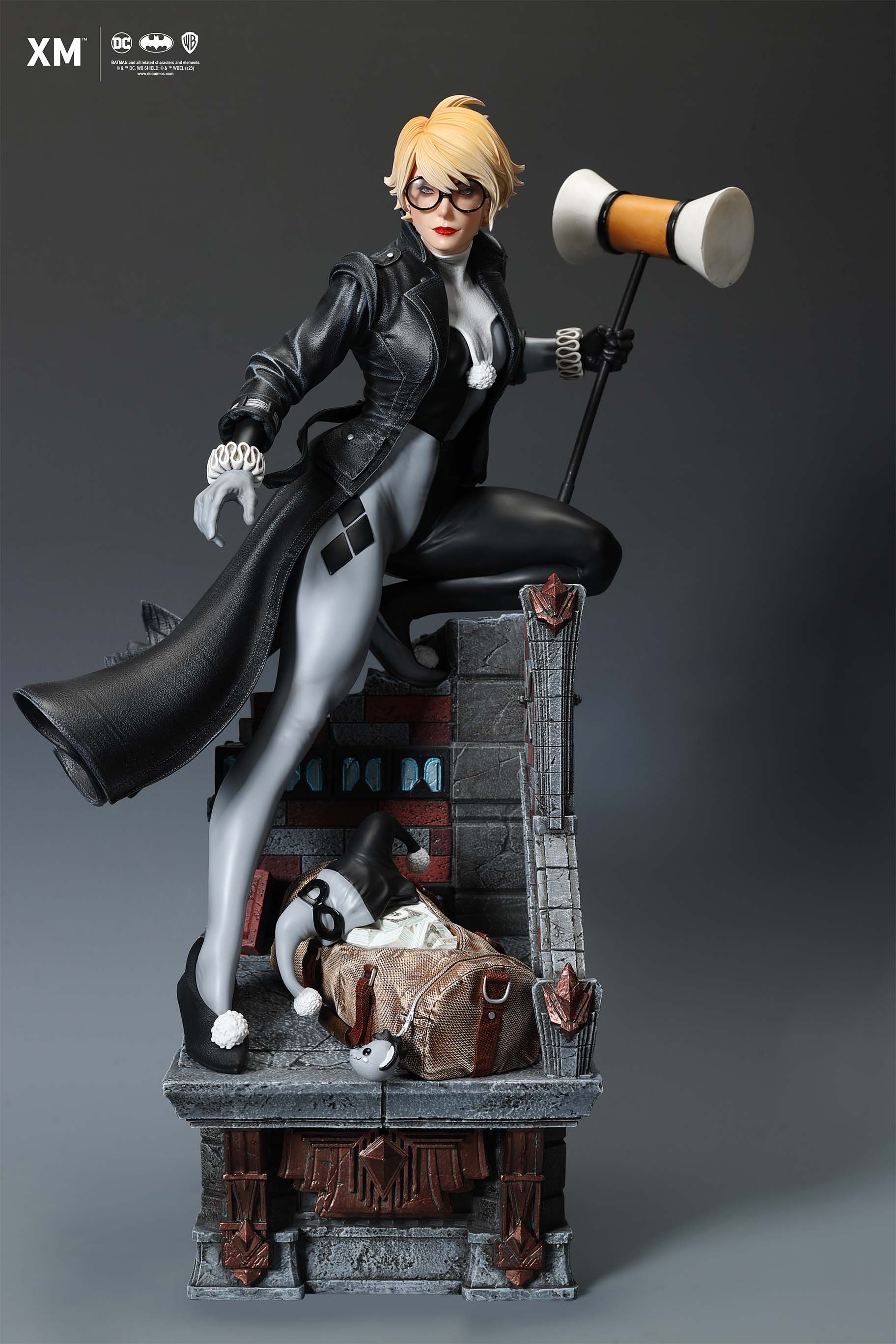 Harley Quinn (Batman: White Knight) - Stealth Version 1/4