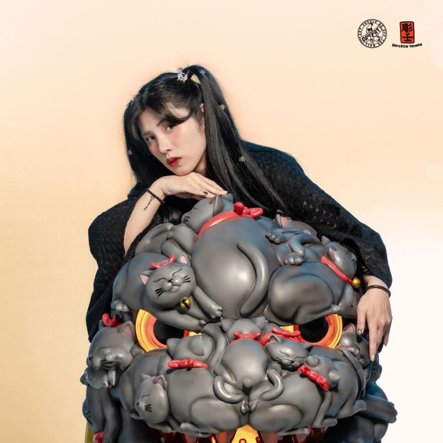 Lucky Cat Red Lotus Red Flame