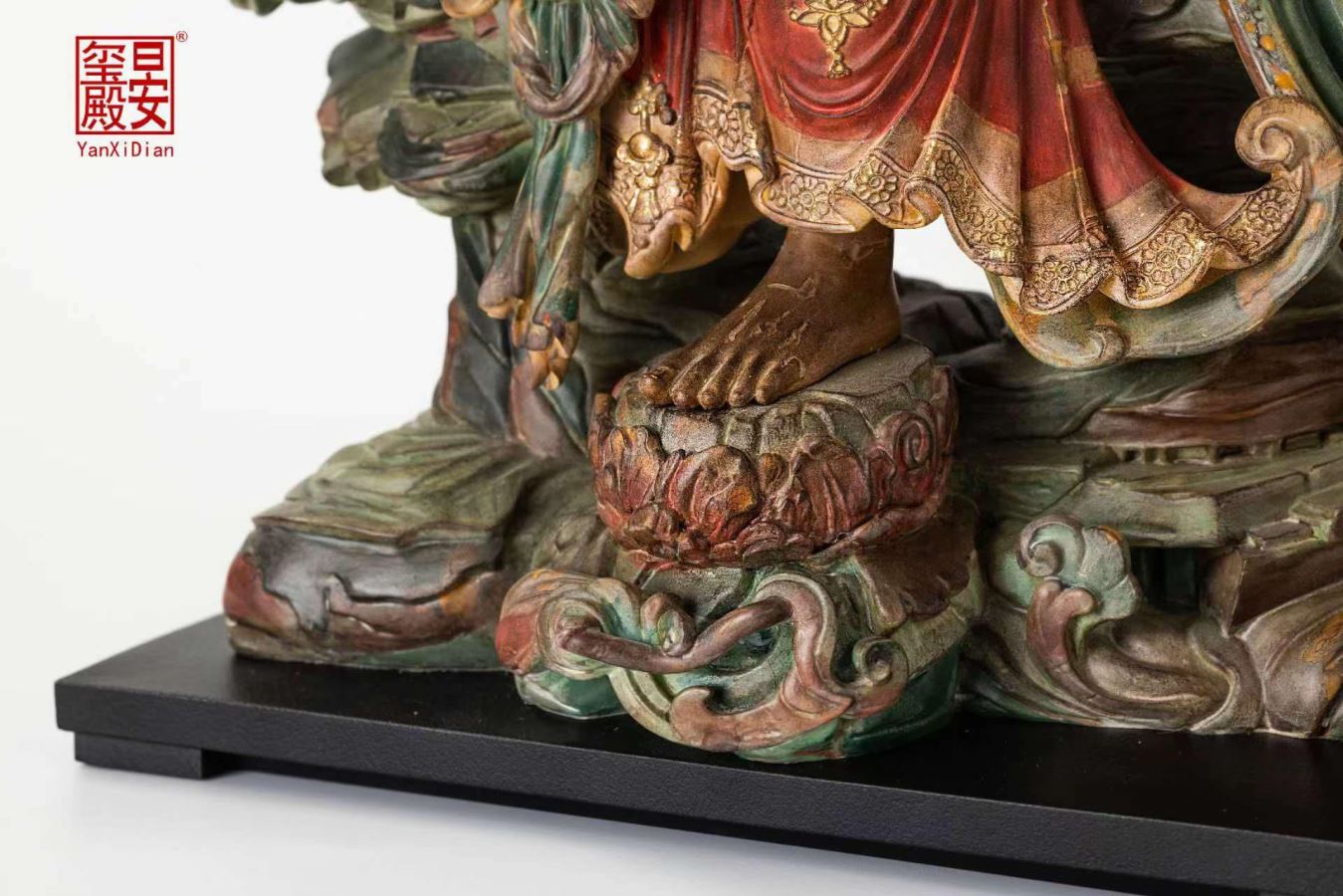 Water-moon Avalokiteshvara Statue