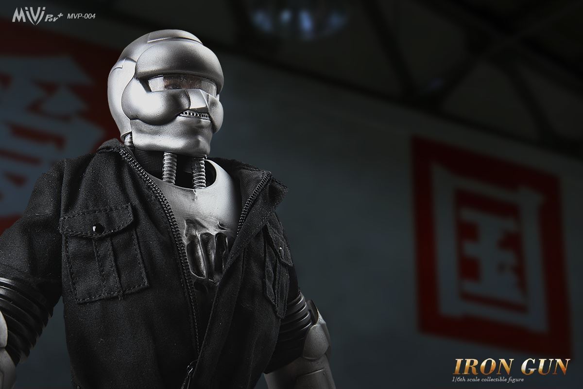 The Man with the Golden Gun 1/6