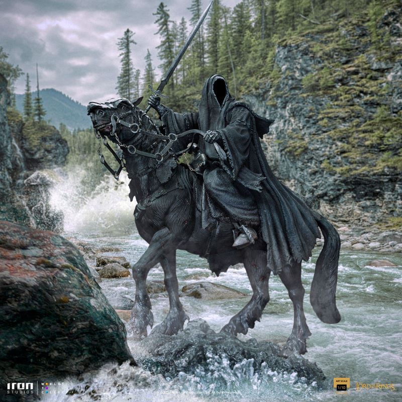 The Lord of the Rings - NAZGUL ON HORSE DELUXE