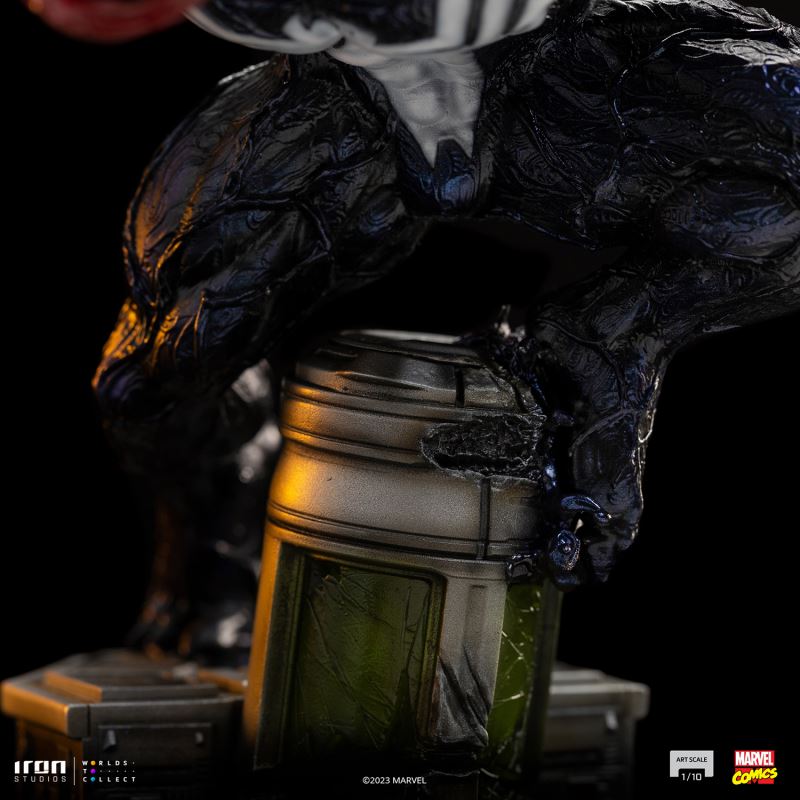 VENOM DELUXE