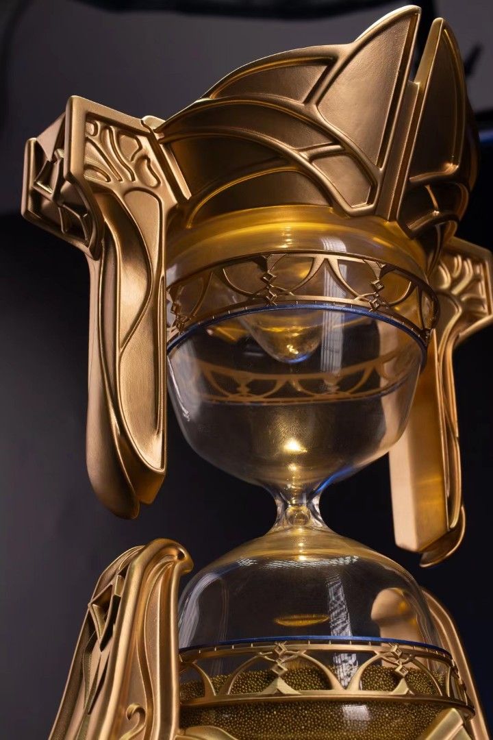 Zhonya's Hourglass - League of Legends