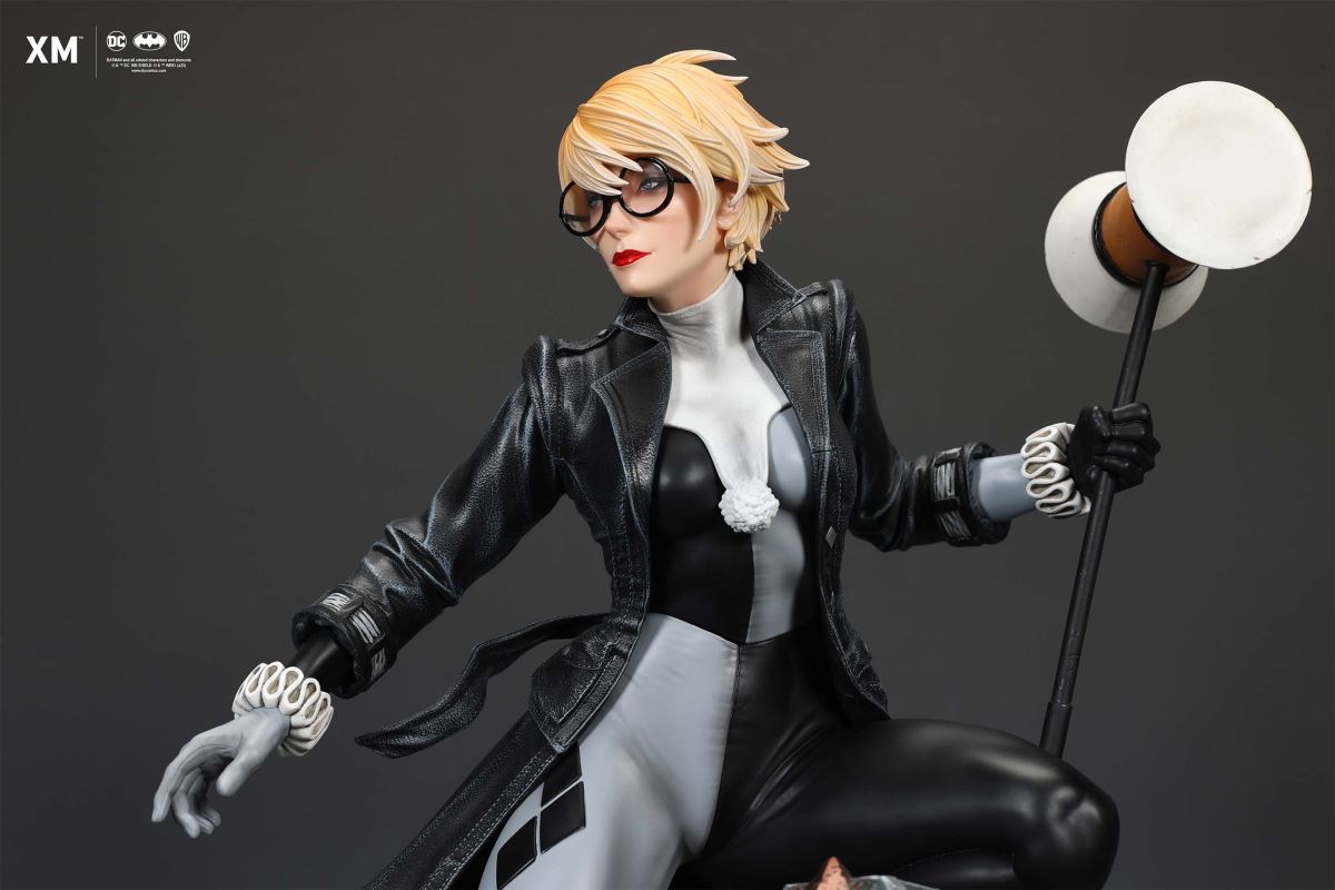 Harley Quinn (Batman: White Knight) - Stealth Version 1/4