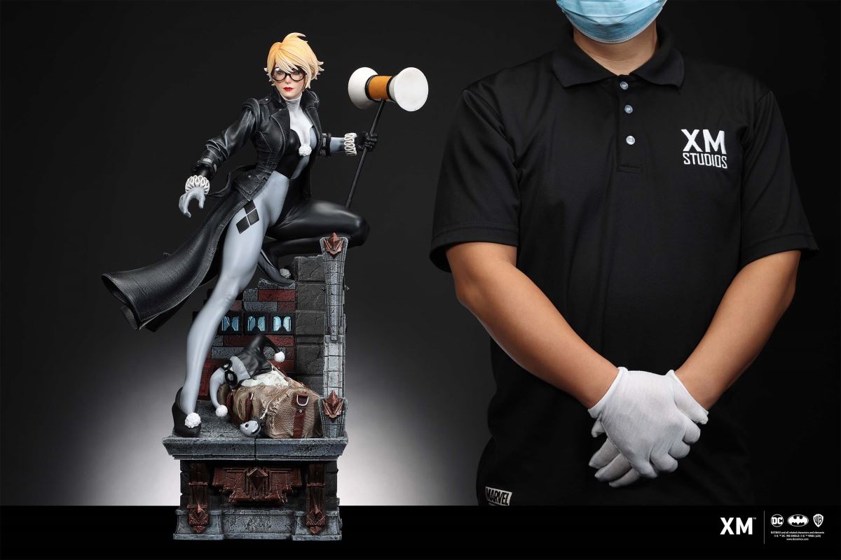 Harley Quinn (Batman: White Knight) - Stealth Version 1/4