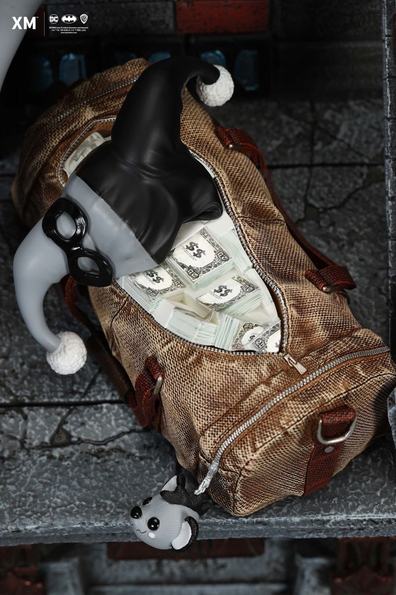 Harley Quinn (Batman: White Knight) - Stealth Version 1/4