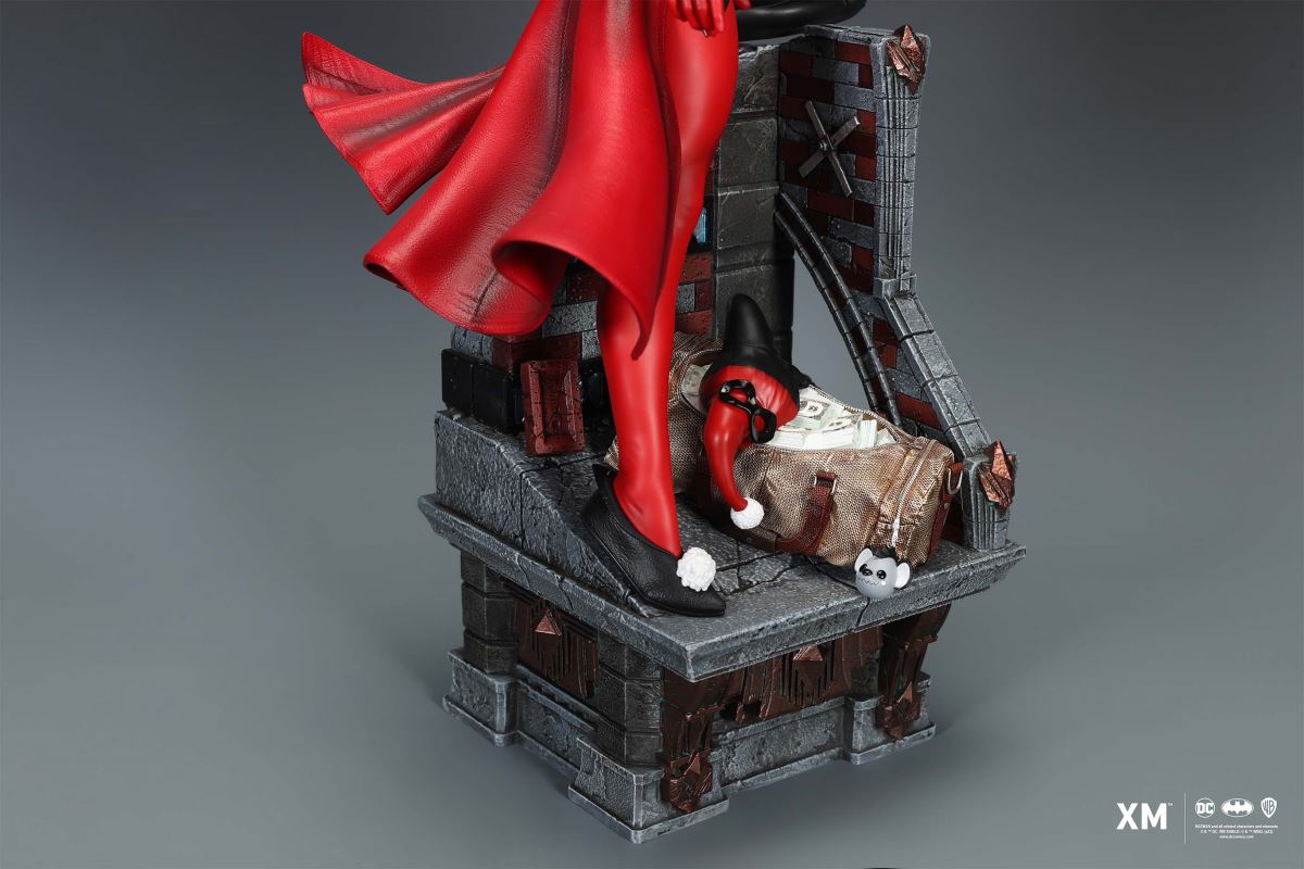 Harley Quinn (Batman: White Knight) - Regular Version 1/4