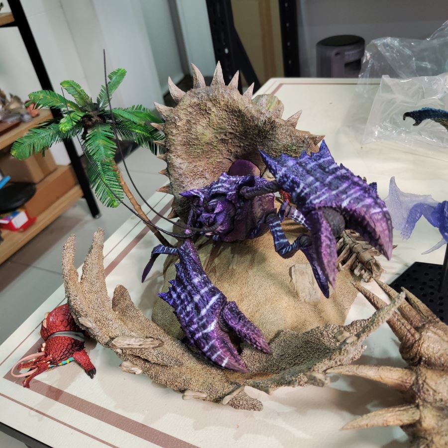 Daimyo Hermitaur & Plum Daimyo Hermitaur - Monster Hunter