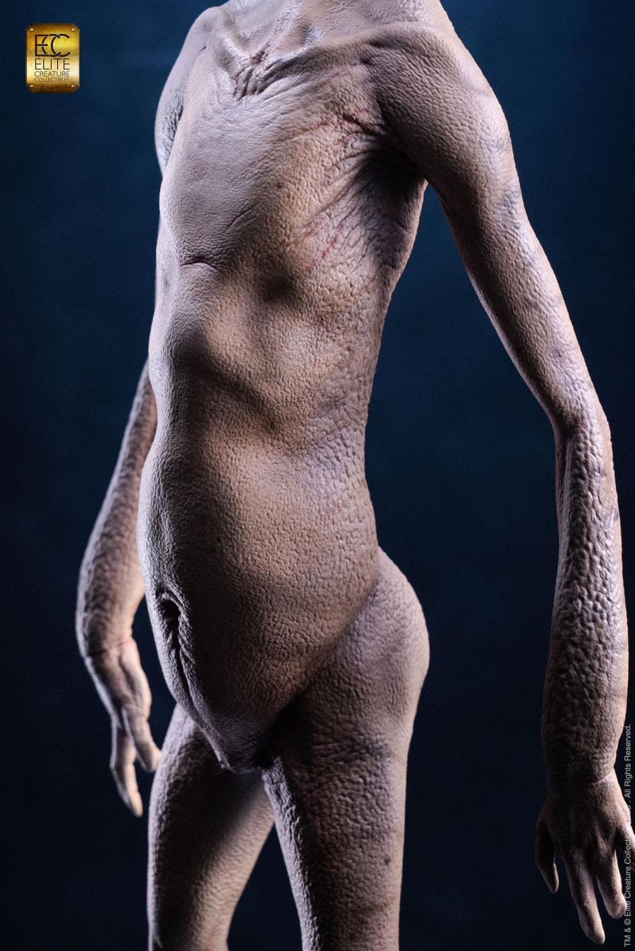 Reptilian Grey Maquette by Steve Wang