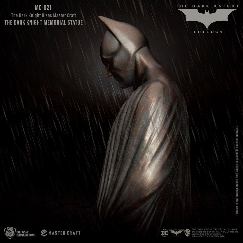 BATMAN: THE DARK KNIGHT MEMORIAL STATUE