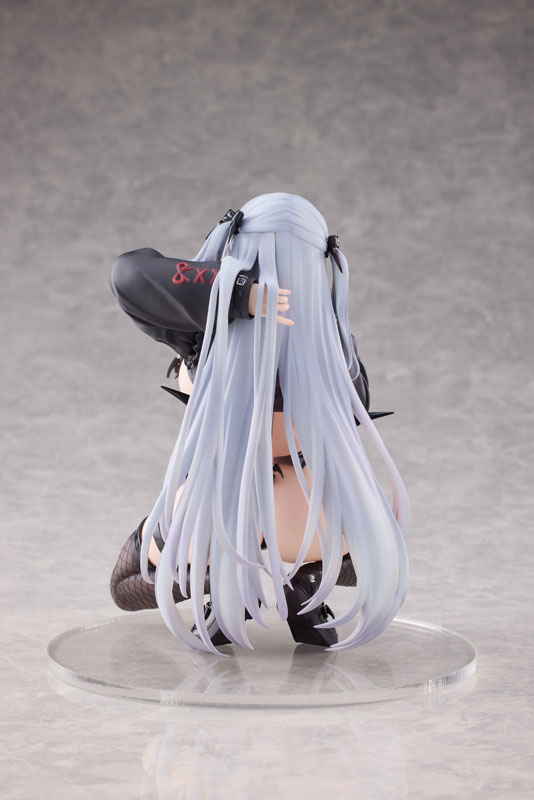 White-haired hoodie succubus Illustrated by Sora Naniiro 1/6