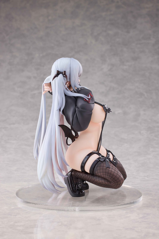 White-haired hoodie succubus Illustrated by Sora Naniiro 1/6