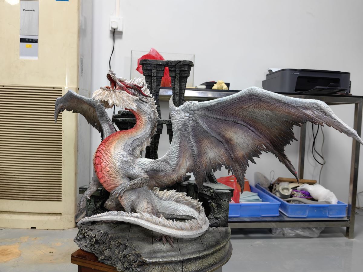 Warth White Fatalis - Monster Hunter