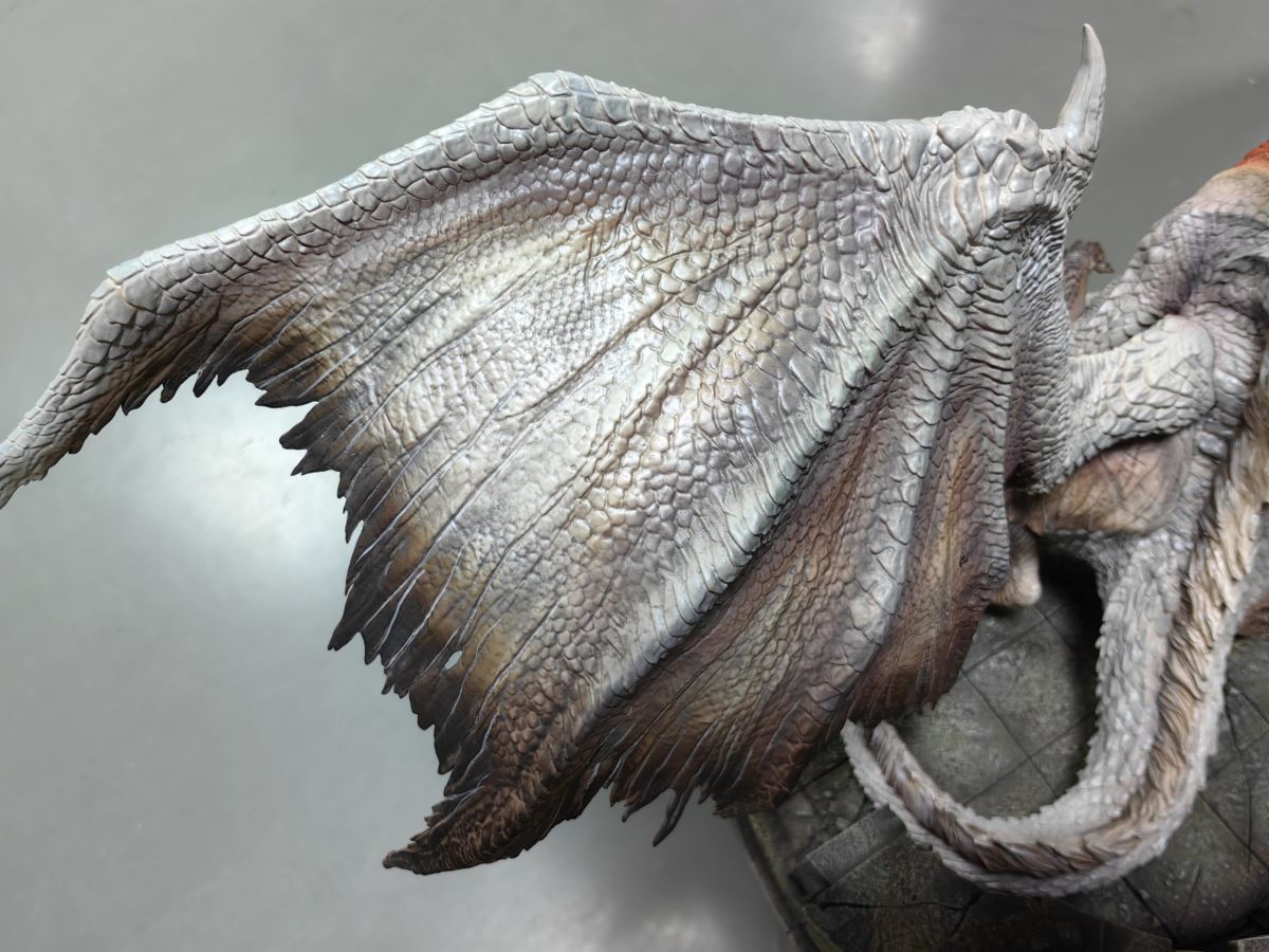 Warth White Fatalis - Monster Hunter