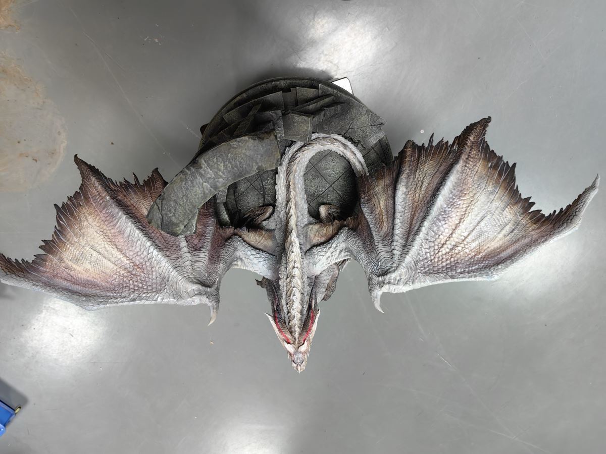 Warth White Fatalis - Monster Hunter