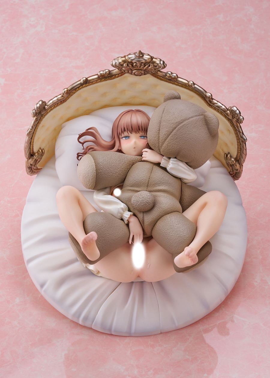 A young lady who is actually curious but cannot satisfy her desires due to her prestigious family background