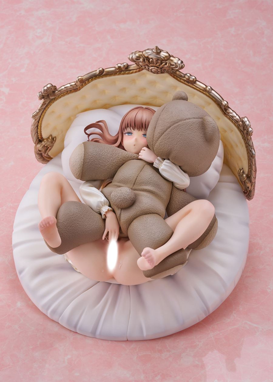 A young lady who is actually curious but cannot satisfy her desires due to her prestigious family background