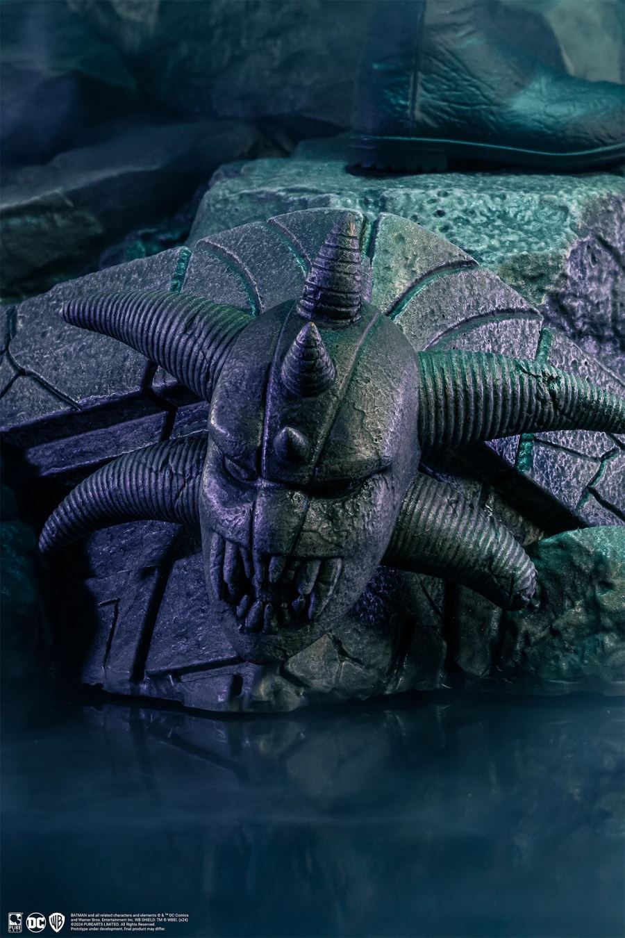 DC Batman & Catwoman Reunion 1/4 Scale Statue Exclusive Edition