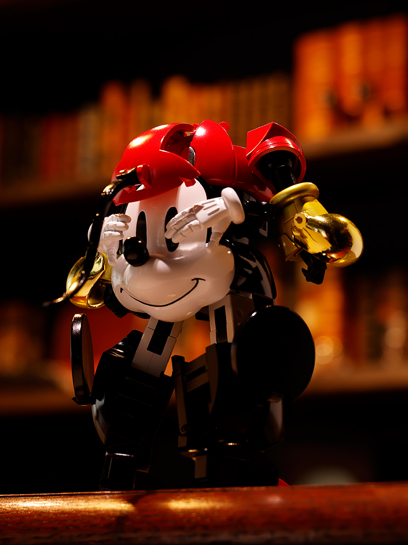 Super alloy super-shaped Mickey Mouse by Okawara Kunio