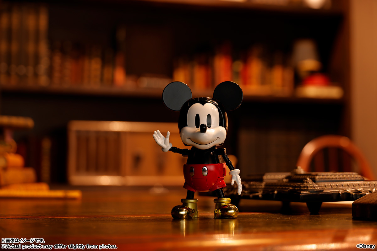 Super alloy super-shaped Mickey Mouse by Okawara Kunio