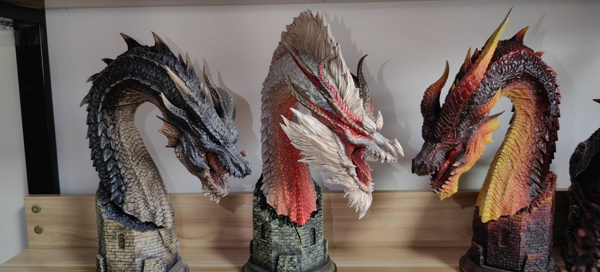White Fatalis Head Sculpture - Monster Hunter