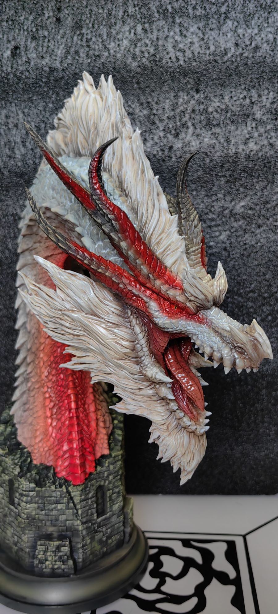 White Fatalis Head Sculpture - Monster Hunter