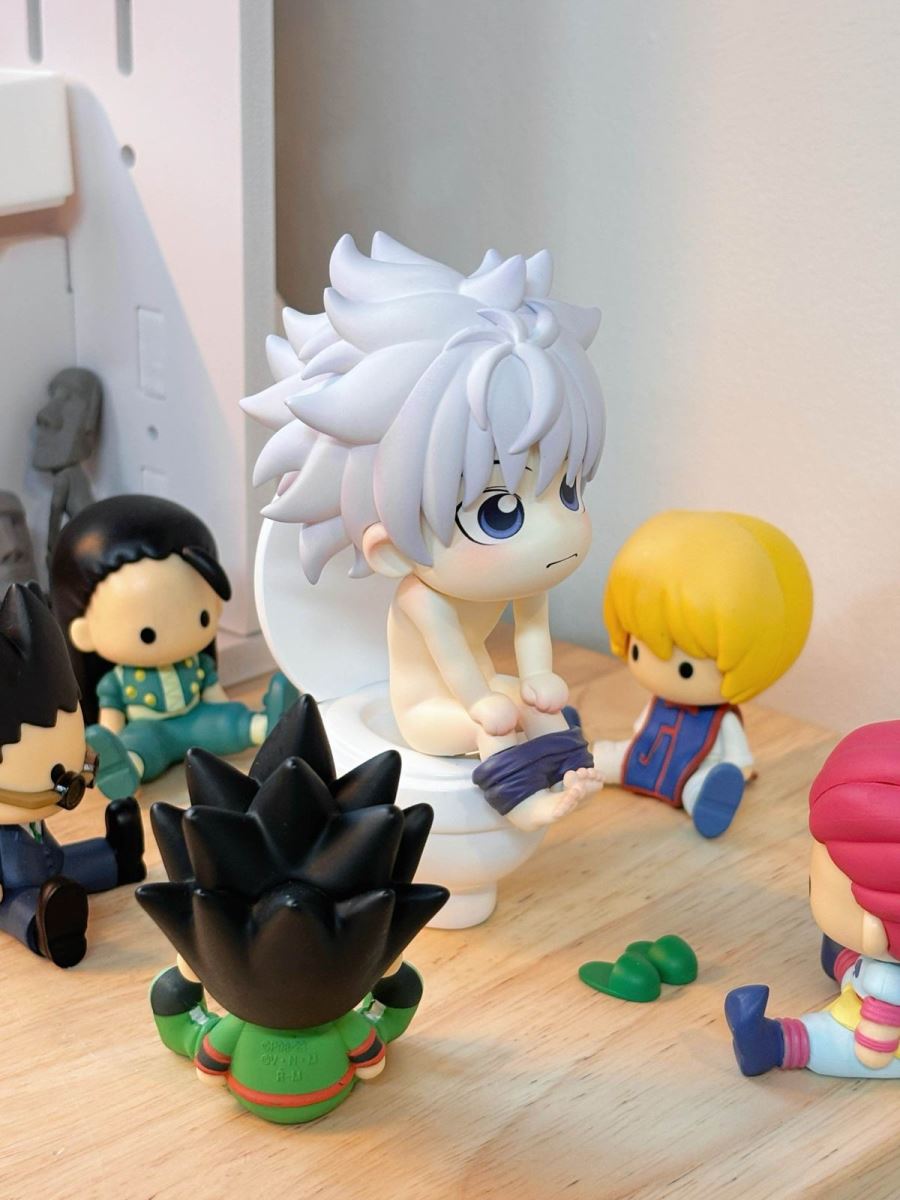 Little Killua Zoldyck on Toilet – HUNTER X HUNTER
