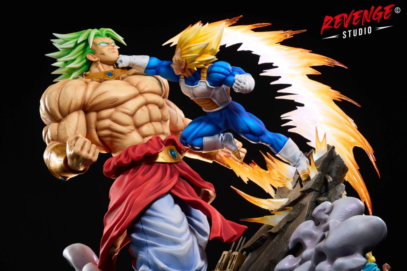Broly vs Vegeta - Dragon Ball