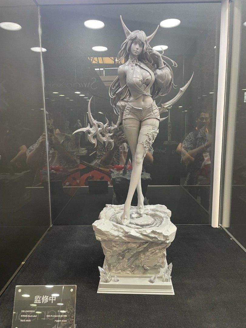 NESSI [Licensed] 1/4