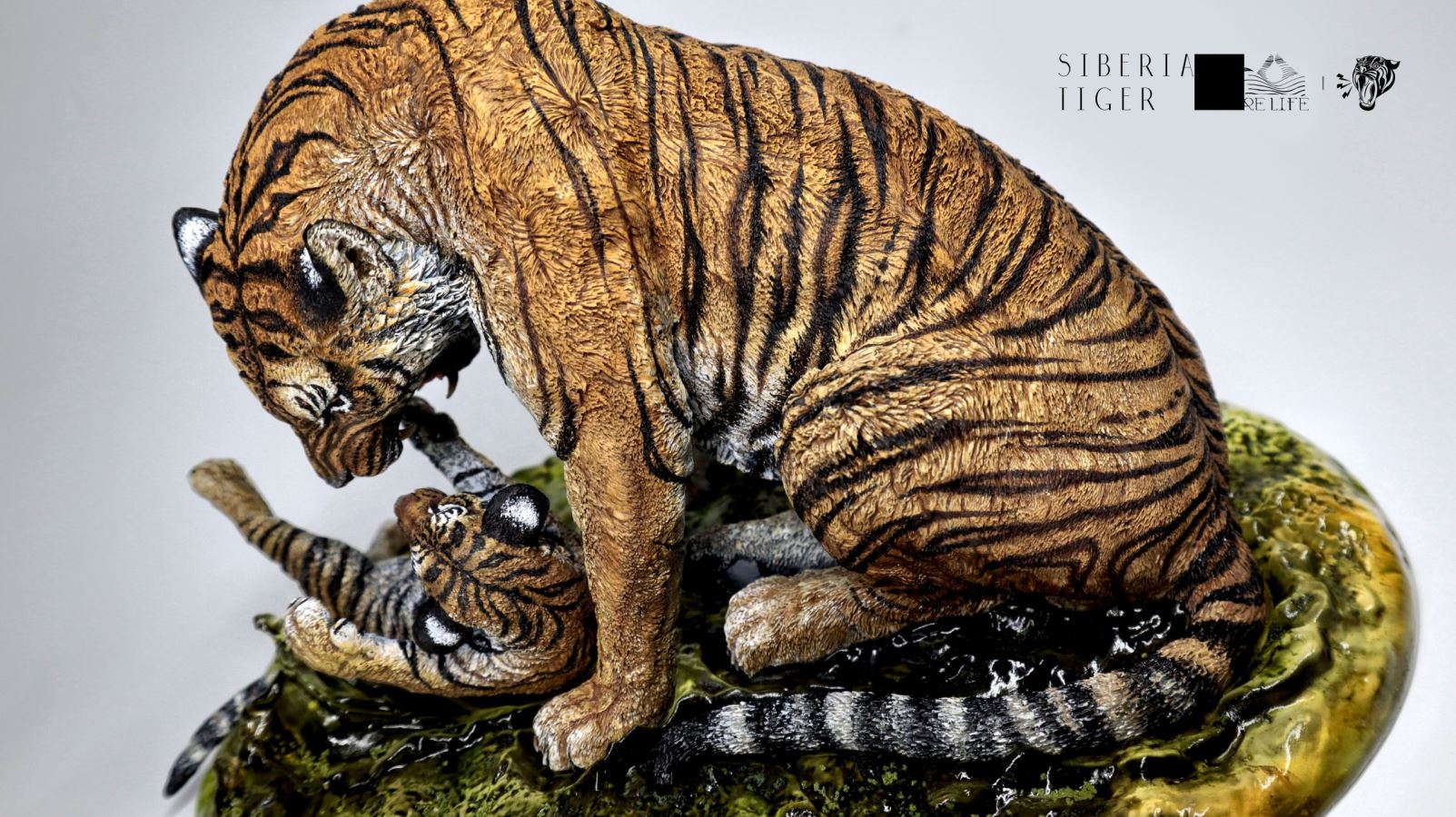 Original Mother's Love Siberian Tiger