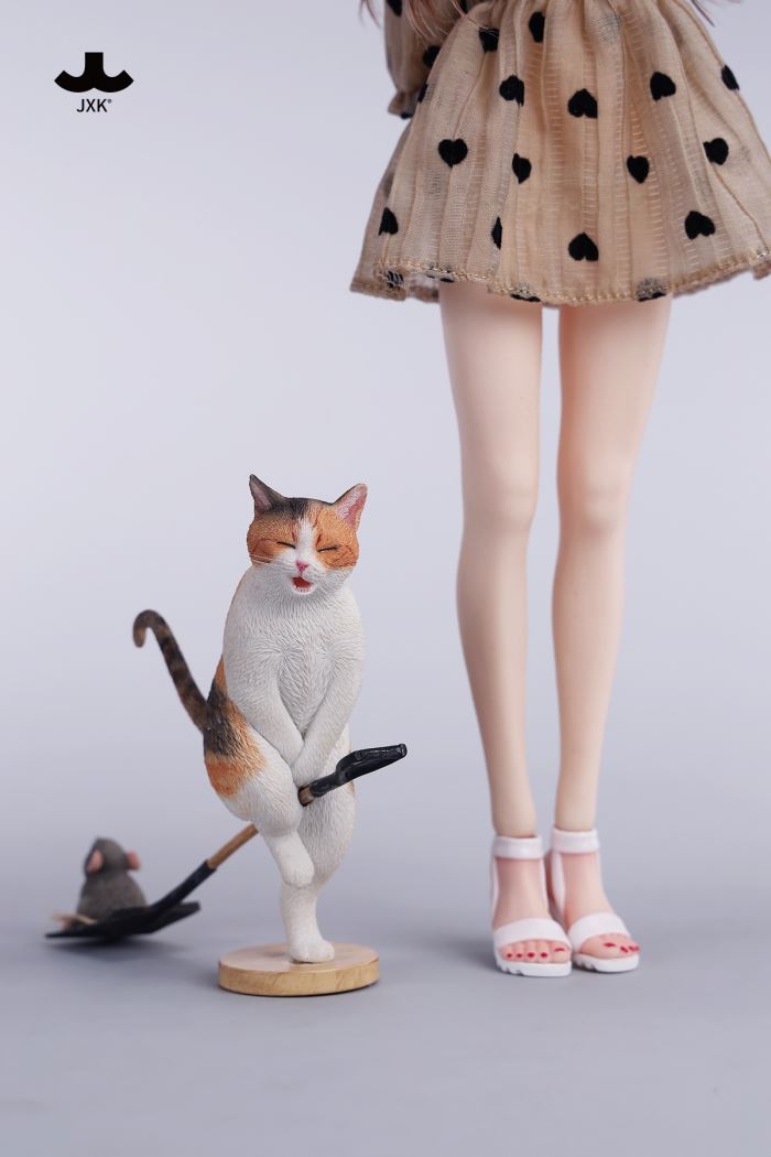 Folded Eared Cat Figurine V2 1/6