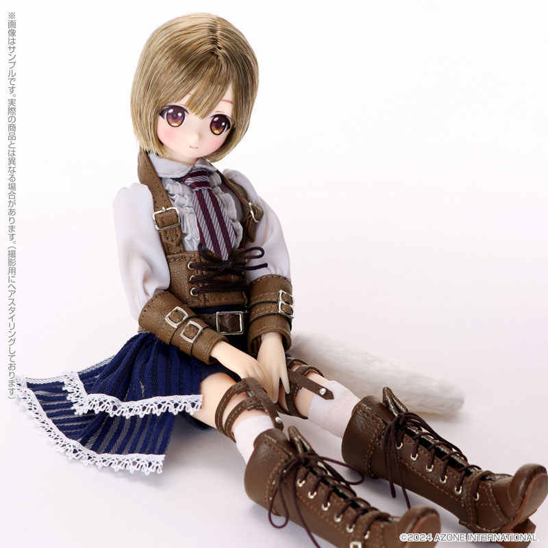 Alvastaria Tio -Snow White Cat and the Wolf of the Winter Forest-