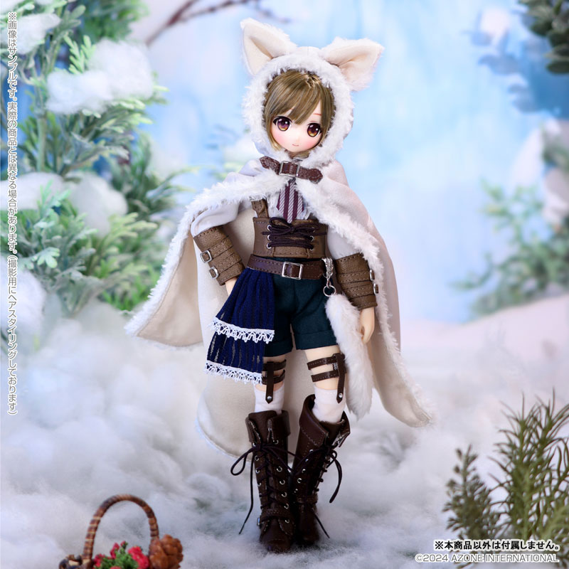 Alvastaria Tio -Snow White Cat and the Wolf of the Winter Forest-