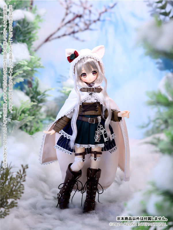 Alvastaria Tia -Snow White Cat and the Wolf of the Winter Forest-