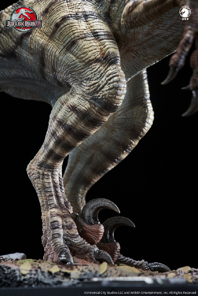 Wan Long Tang Studio - 1/10 Statue Jurassic Park III Female Velociraptor Licensed by Universal Pictures