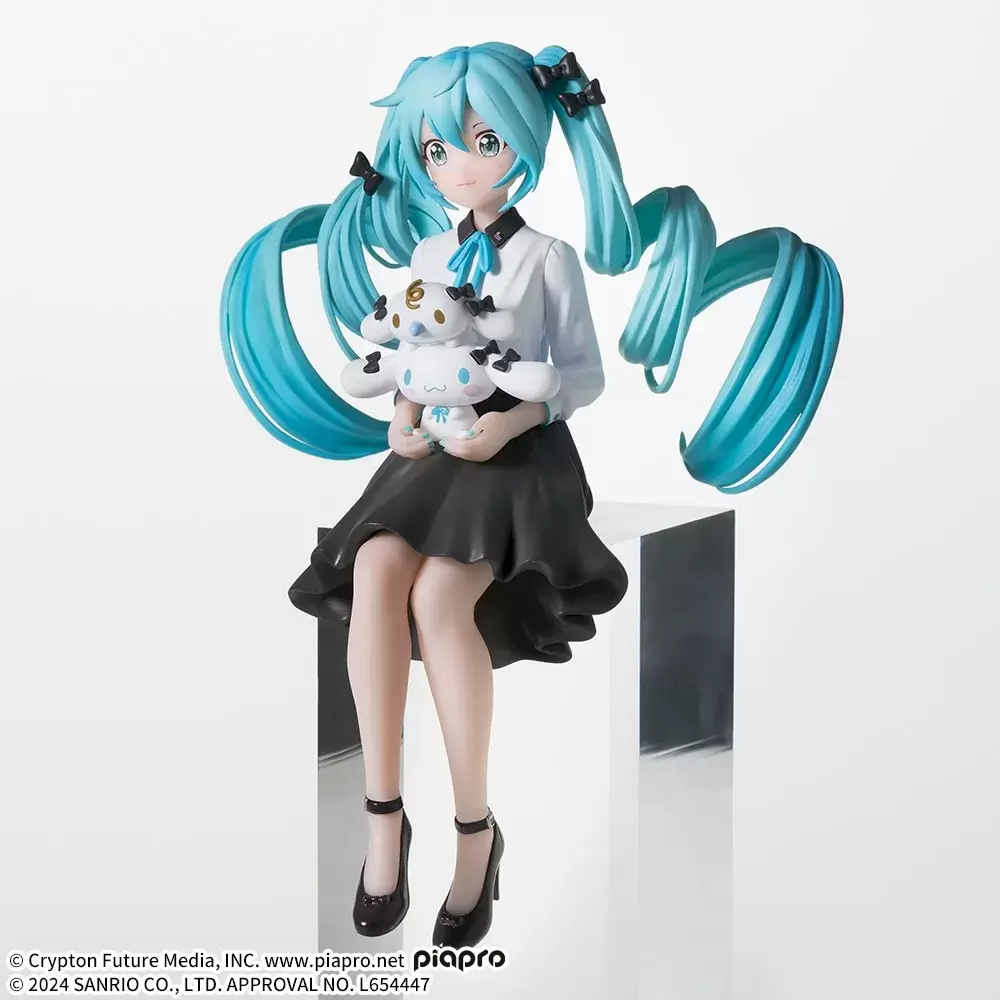 Hatsune Miku x Cinnamoroll Posing Ver