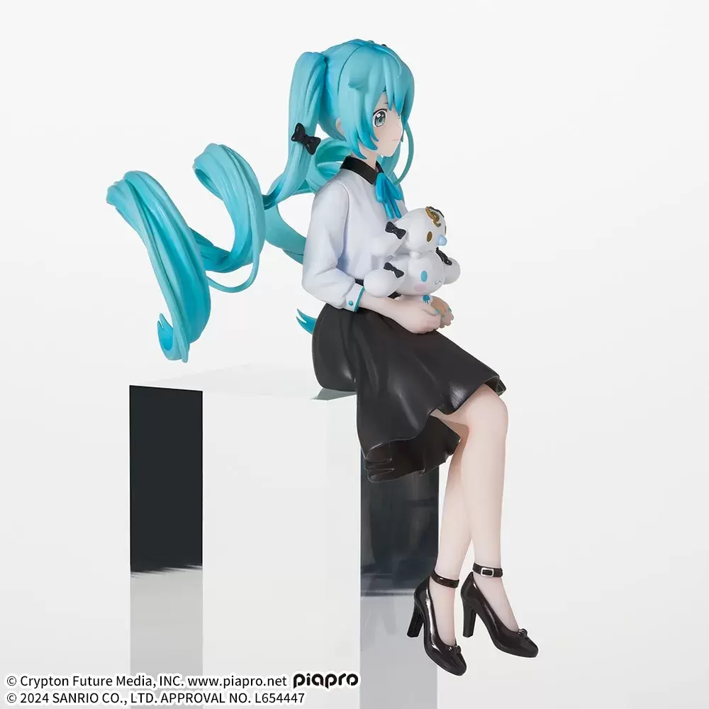 Hatsune Miku x Cinnamoroll Posing Ver