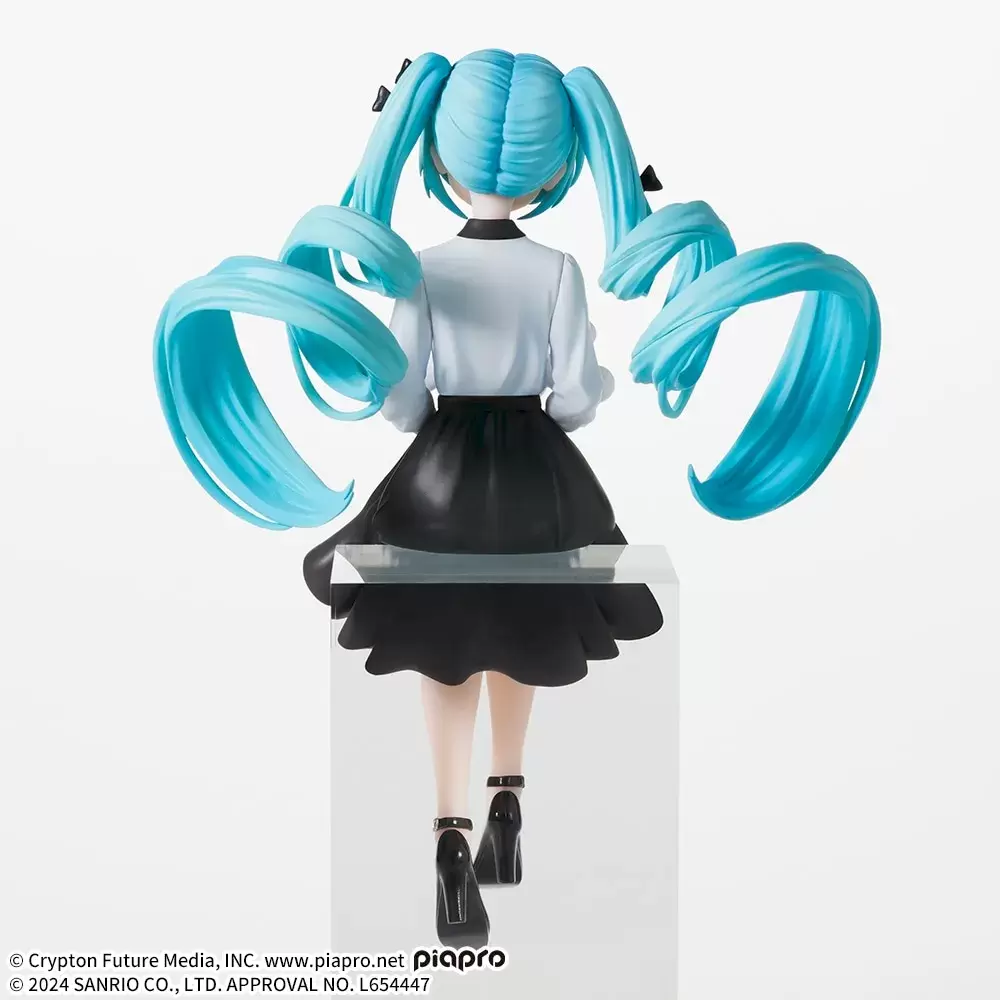 Hatsune Miku x Cinnamoroll Posing Ver